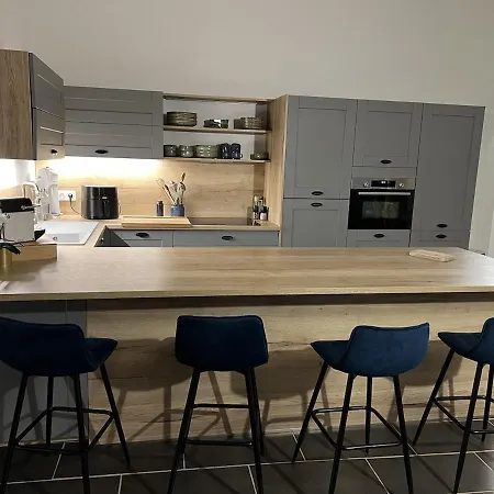 Paisible De 150 M2 En Centre Apartmán Pézenas